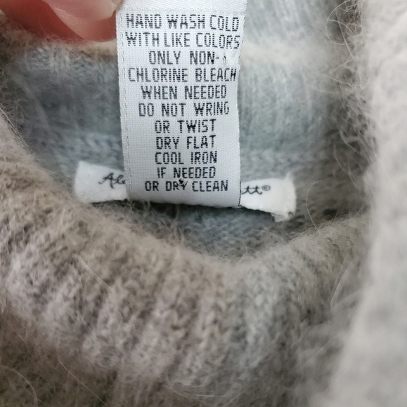 Alexandra Bartlett Petite Angora Rabbit hair Lambs Wool Turtleneck Size PXL - Picture 7 of 12